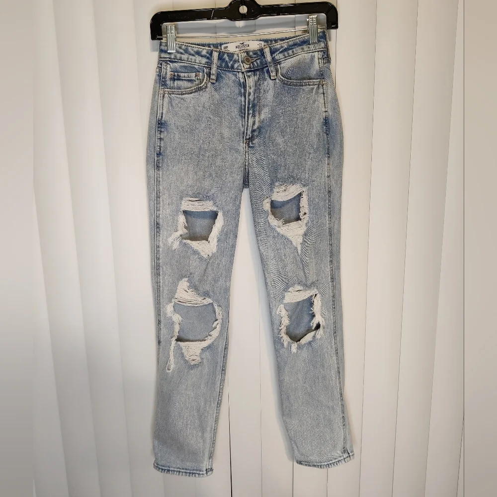 Hollister Light Blue Curvy High Rise Mom Jeans Size 23 - Picture 1 of 3